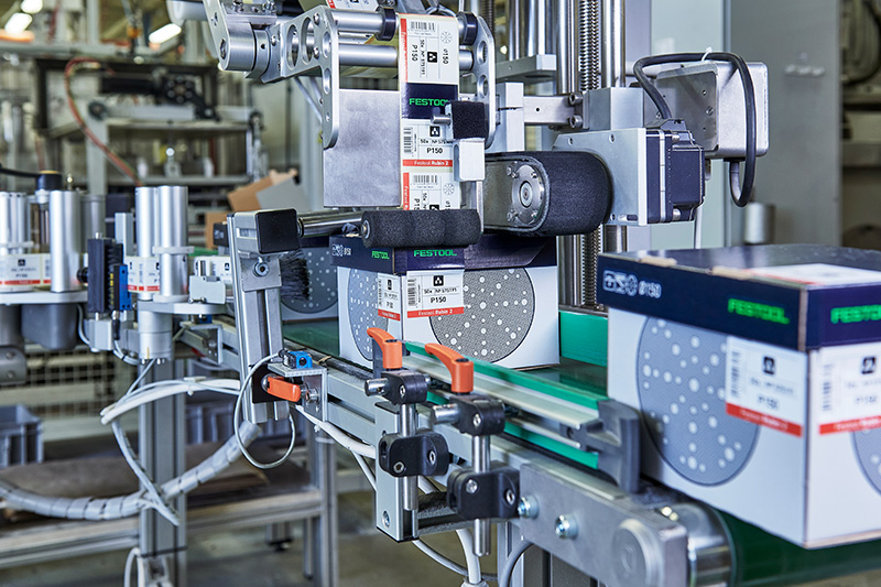 Schuurmaterialen worden in dozen verpakt