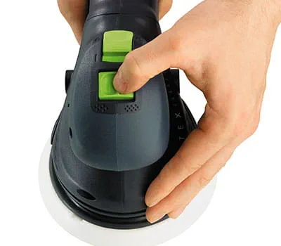 Pour une grande abrasion, réaliser un ponçage dégrossissant, puis un ponçage excentrique de finition