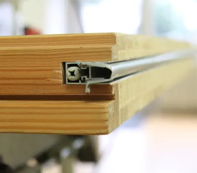  Deurafdichting in de groef schroeven