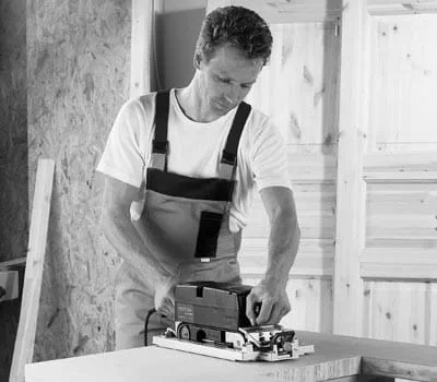 Ponçage des surfaces en bois