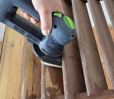 Lamellen schuren tot het oppervlak de gewenste kwaliteit vertoont.