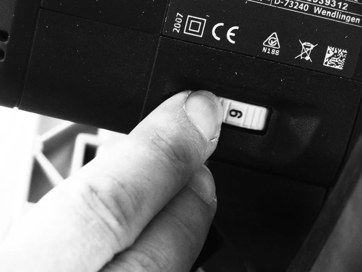 Materialen die met de invalcirkelzaagmachine kunnen worden gezaagd