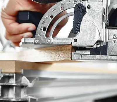 De freeshoogte kiest u in overeenstemming met het werkstuk