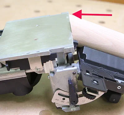 Réglage en hauteur de la table de la fraiseuse