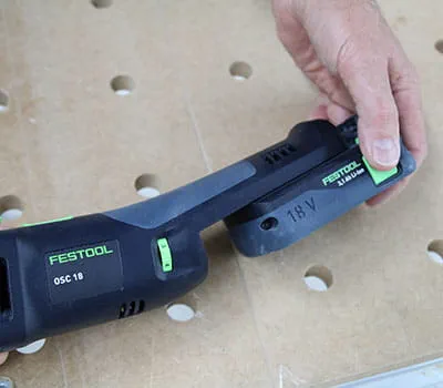 Accu-pack verwijderen