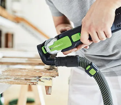 Verwijderen van verrot hout