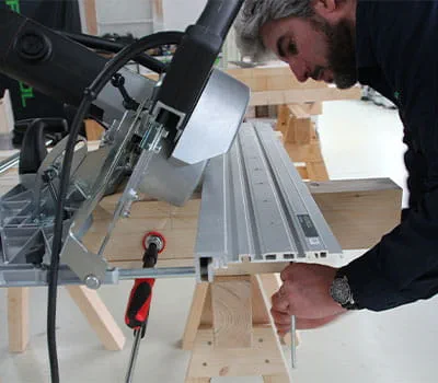 Fixation du rail de guidage