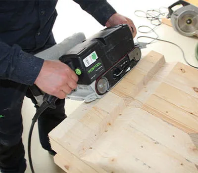 Ponçage des têtes de chevron