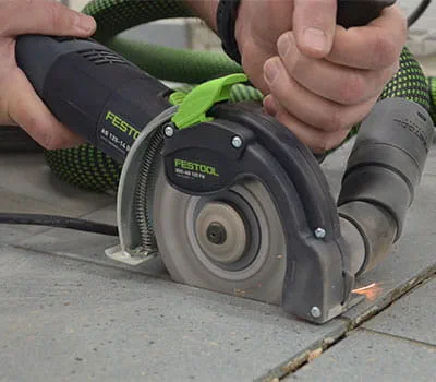 Voegcement verwijderen