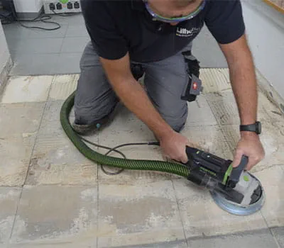 Tegellijm verwijderen