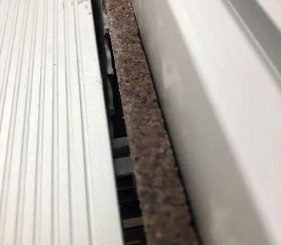 Chanfreinage léger de la bande de liège