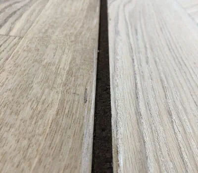 Retirer les rubans adhésifs