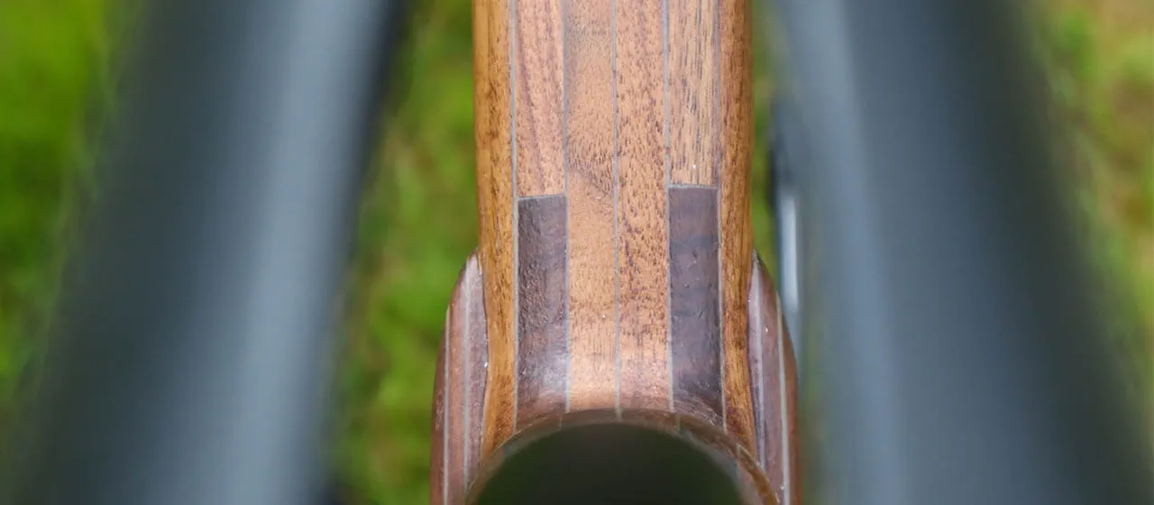 De afgewerkte houten fiets