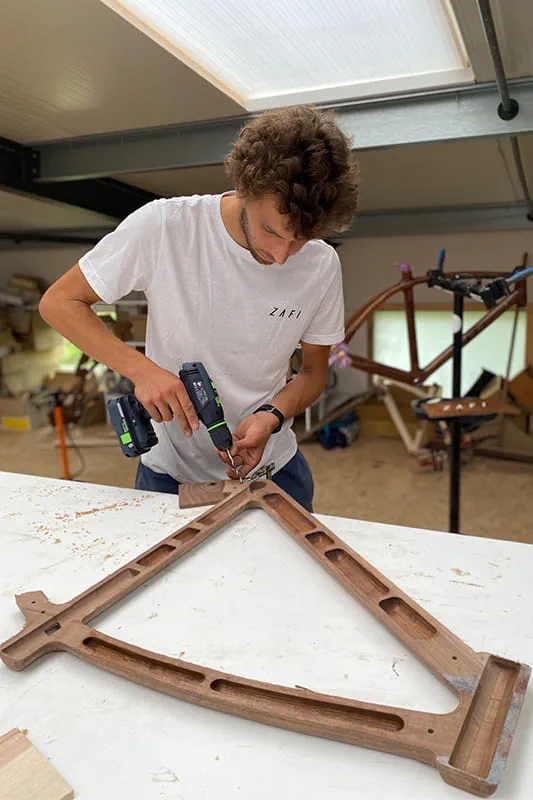 Dankzij de T18+3 is het mogelijk om propere gaten in massief hout te boren