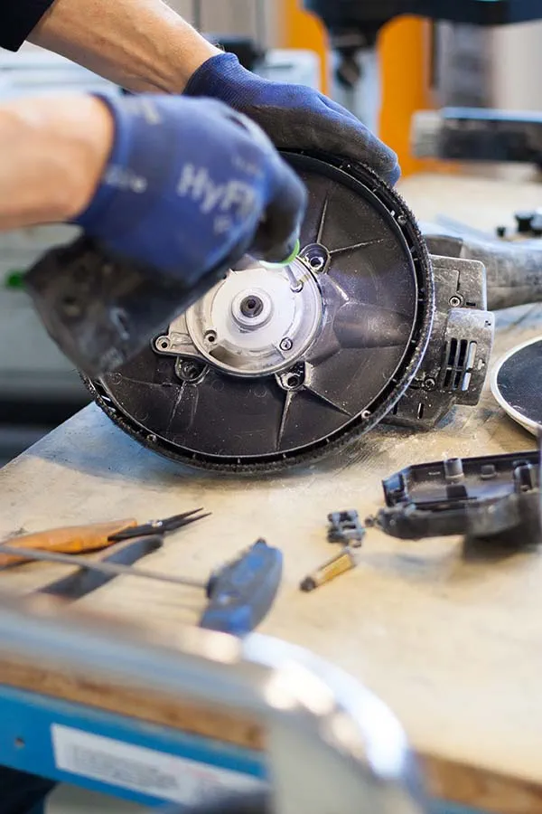 De Planex easy in de servicewerkplaats van Festool