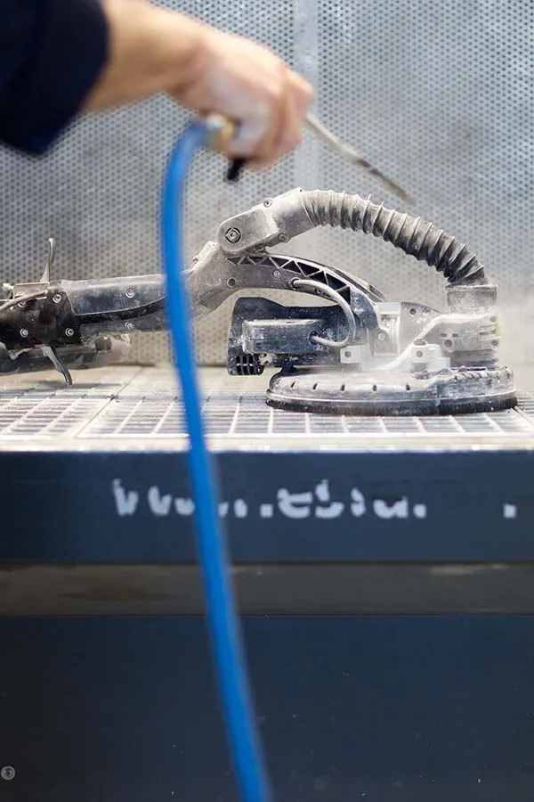 De Planex easy in de servicewerkplaats van Festool