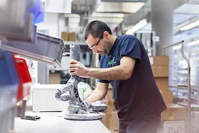 De Planex easy in de servicewerkplaats van Festool