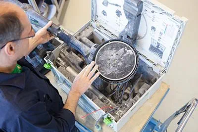 De Planex easy in de servicewerkplaats van Festool