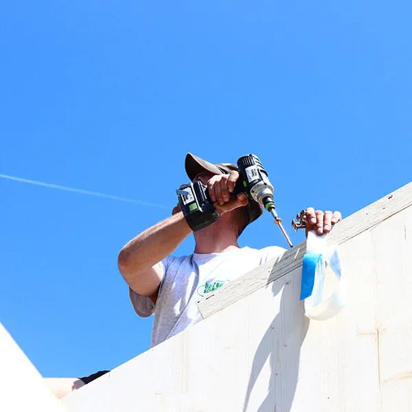 De Festool accu-schroefboormachine DRC 18/4 in actie op de bouwplaats