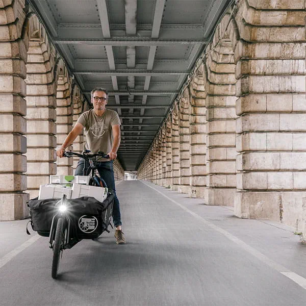 L'ébéniste Philippe Genty travaille à Paris
