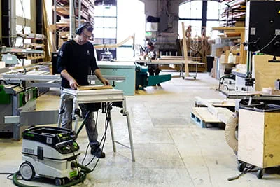 L'atelier de menuiserie avec Aspirateur professionnel