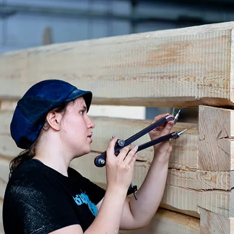 Travaux avec la lampe STL SYSLITE et le mélangeur MX de Festool 